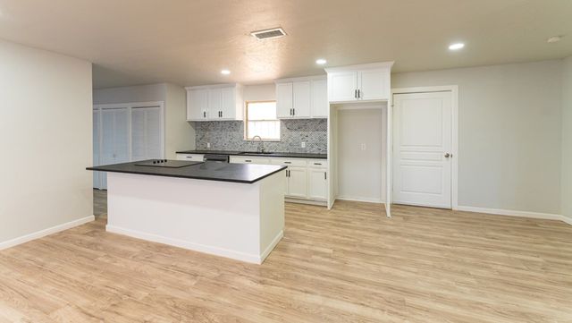 2102 Custer Ave, Odessa, TX 79761