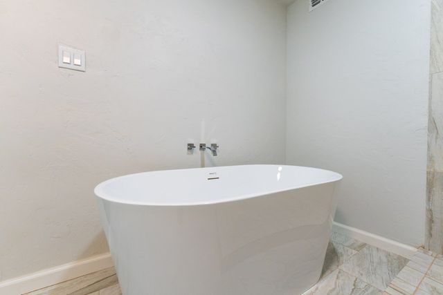 2102 Custer Ave, Odessa, TX 79761