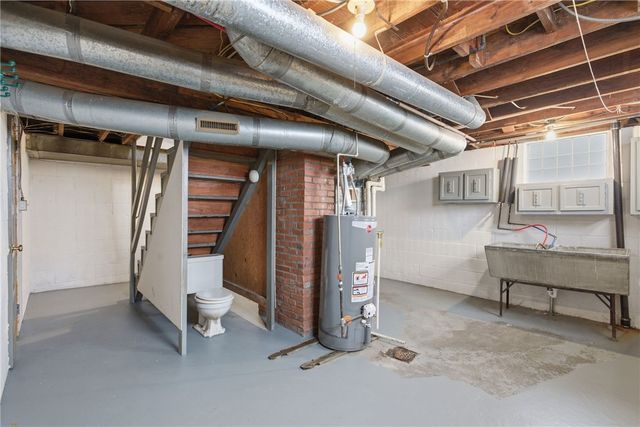 5779 Clark Ave, Bethel Park, PA 15102