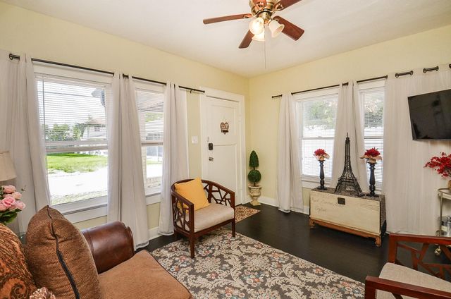 903 Mcintosh Street, Houston, TX 77009
