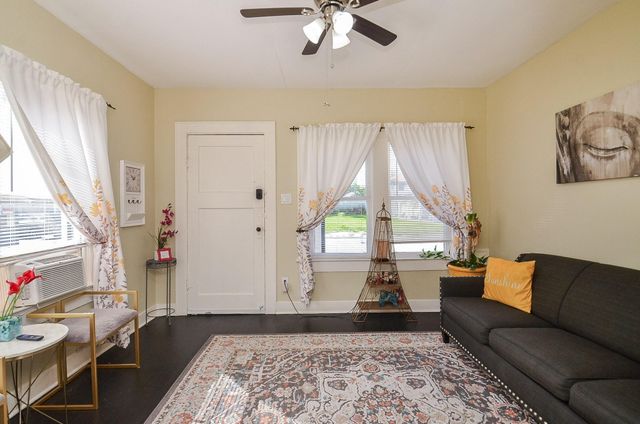 903 Mcintosh Street, Houston, TX 77009