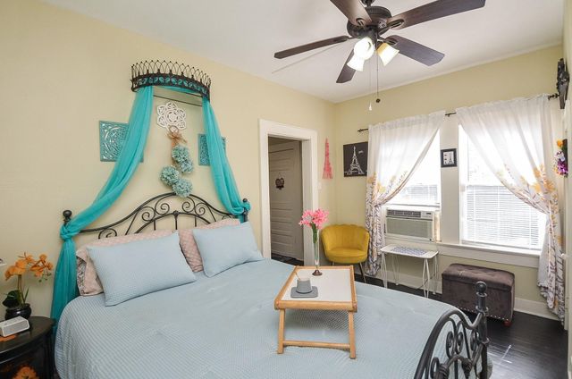 903 Mcintosh Street, Houston, TX 77009