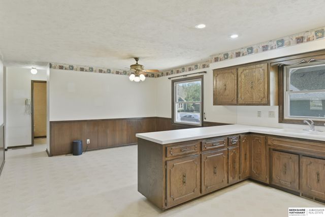 201 Barrington Drive, Gretna, NE 68028