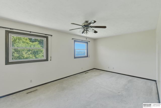201 Barrington Drive, Gretna, NE 68028