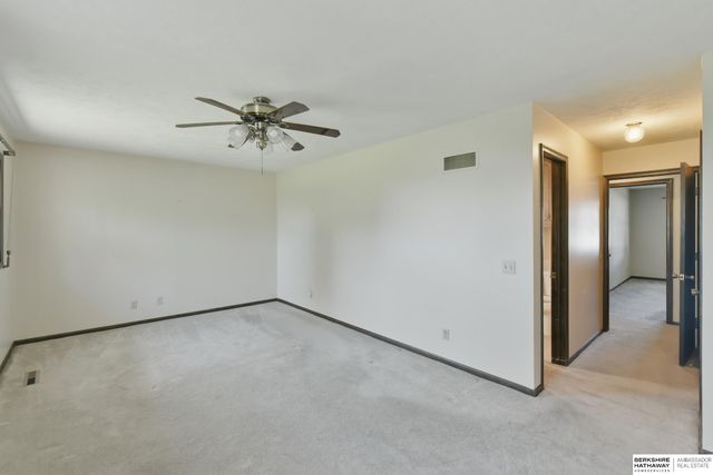 201 Barrington Drive, Gretna, NE 68028