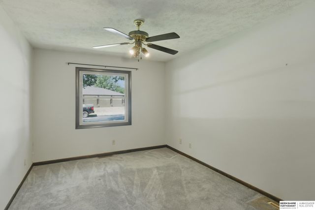 201 Barrington Drive, Gretna, NE 68028
