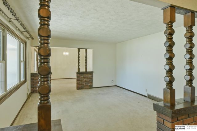 201 Barrington Drive, Gretna, NE 68028