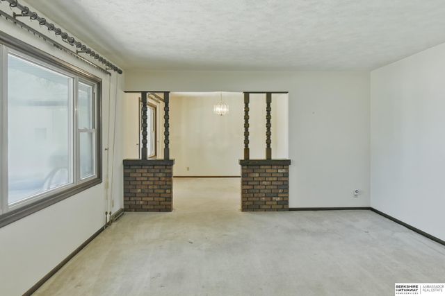 201 Barrington Drive, Gretna, NE 68028