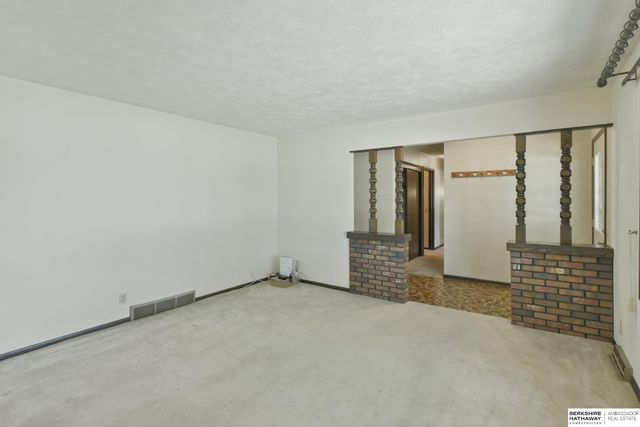 201 Barrington Drive, Gretna, NE 68028
