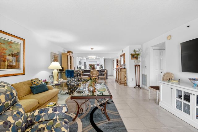 12560 Majesty Circle 104, Boynton Beach, FL 33437