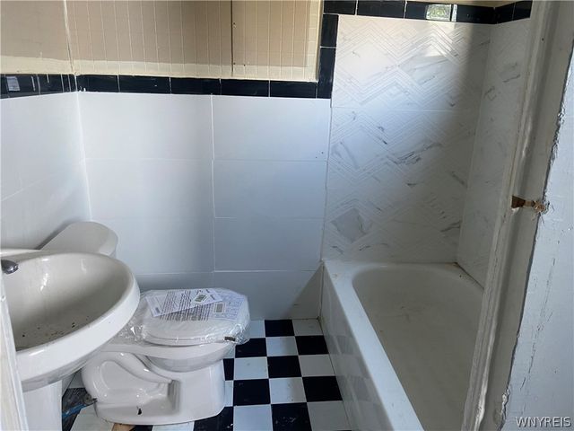 19 Moselle Street, Buffalo, NY 14211