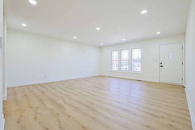 7784 Huntington Circle S, Hanover Park, IL 60133