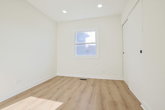 7784 Huntington Circle S, Hanover Park, IL 60133