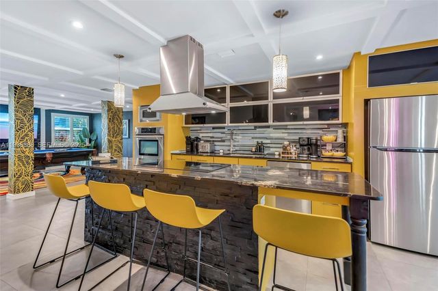 801 NW 24th St, Wilton Manors, FL 33311