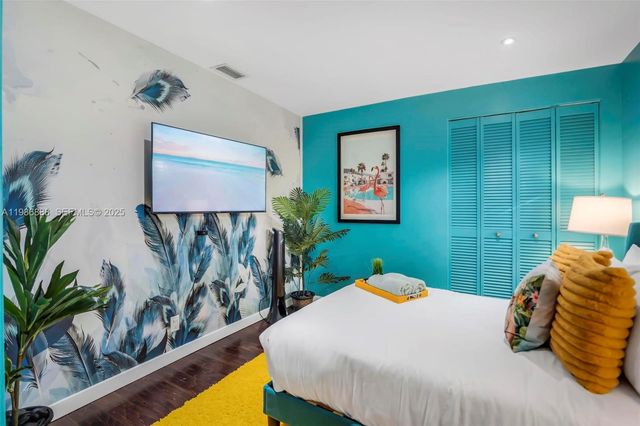 801 NW 24th St, Wilton Manors, FL 33311