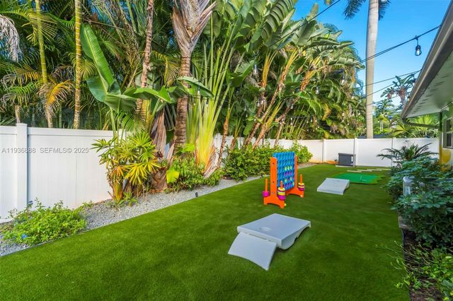 801 NW 24th St, Wilton Manors, FL 33311