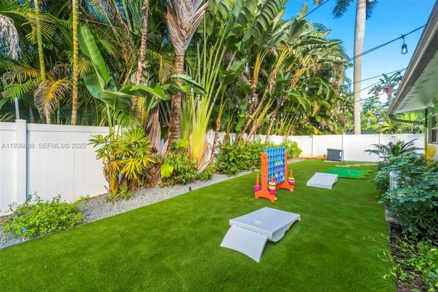 801 NW 24th St, Wilton Manors, FL 33311