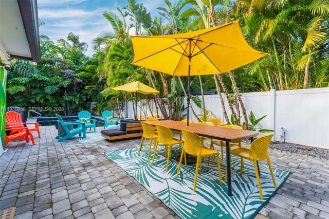 801 NW 24th St, Wilton Manors, FL 33311