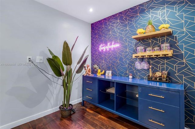 801 NW 24th St, Wilton Manors, FL 33311