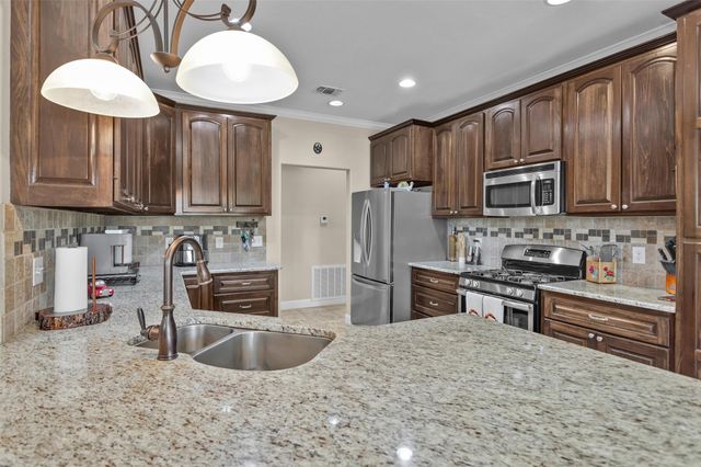 300 Deer Trace Boulevard, Diboll, TX 75941