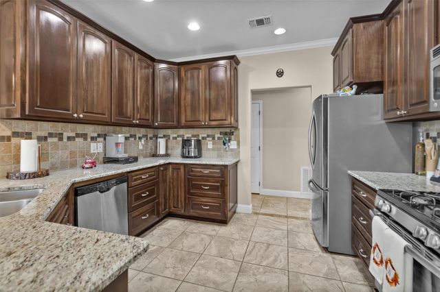 300 Deer Trace Boulevard, Diboll, TX 75941