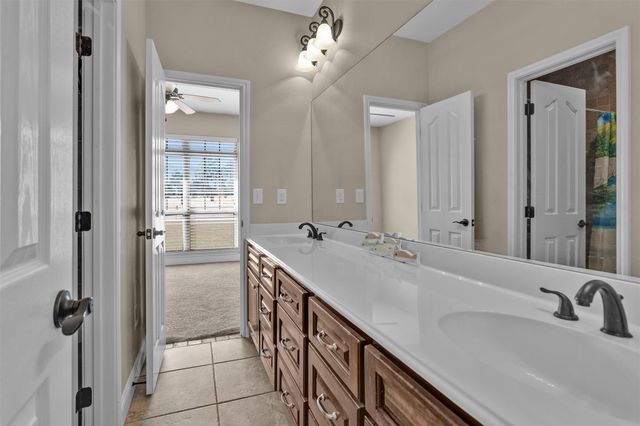 300 Deer Trace Boulevard, Diboll, TX 75941