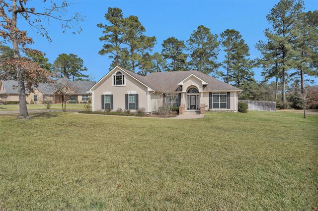 300 Deer Trace Boulevard, Diboll, TX 75941