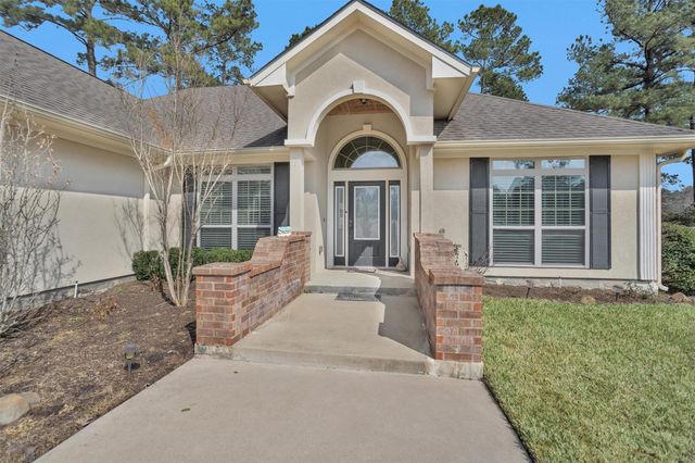 300 Deer Trace Boulevard, Diboll, TX 75941