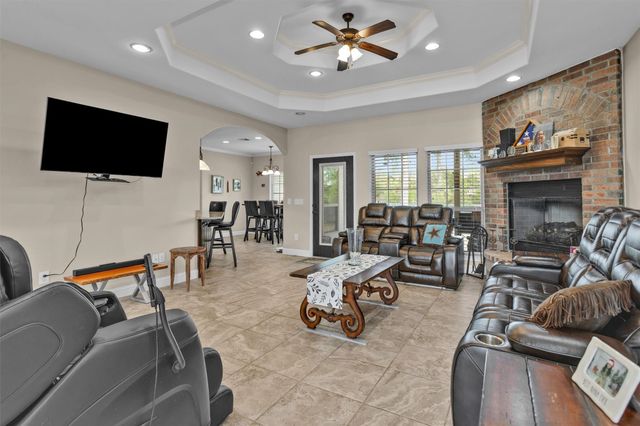 300 Deer Trace Boulevard, Diboll, TX 75941