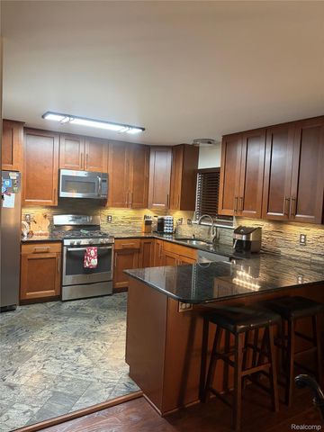 5119 Cohoctah Place, Waterford Charter Township, MI 48327