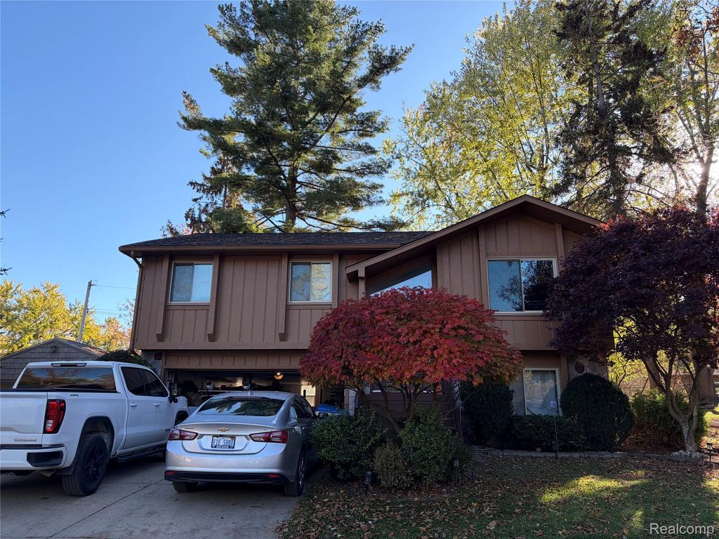 5119 Cohoctah Place, Waterford Charter Township, MI 48327