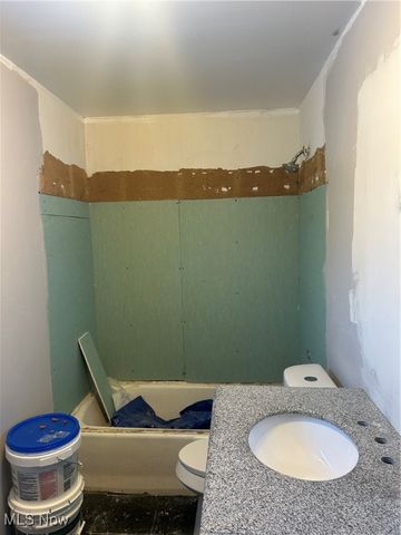 2025 Scott Court, Elyria, OH 44035