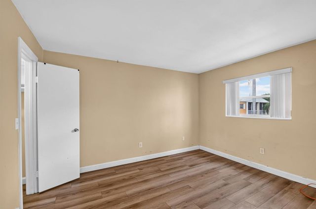 1505 Crescent Circle B24, Lake Park, FL 33403