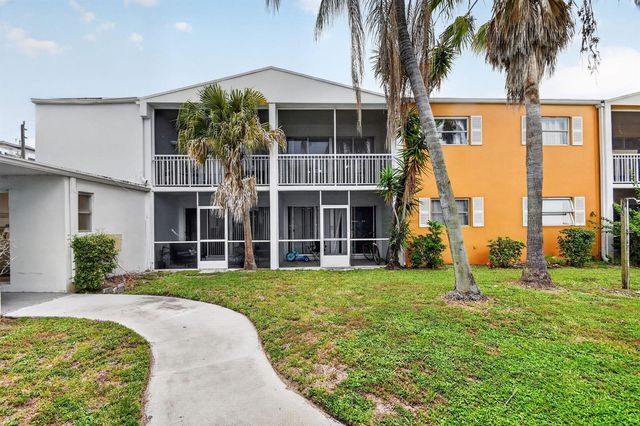 1505 Crescent Circle B24, Lake Park, FL 33403