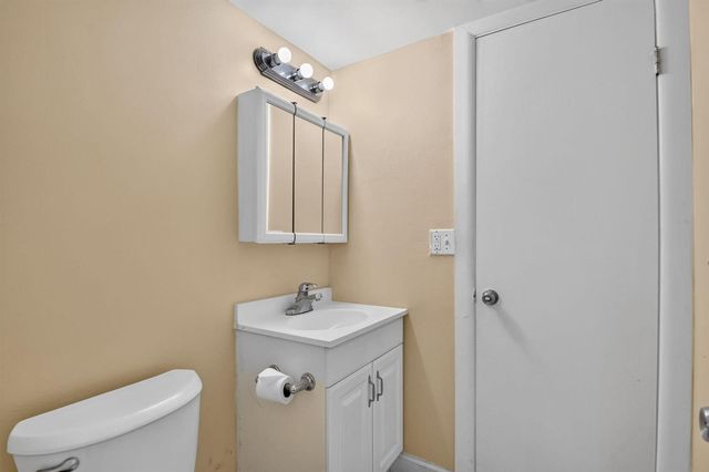 1505 Crescent Circle B24, Lake Park, FL 33403