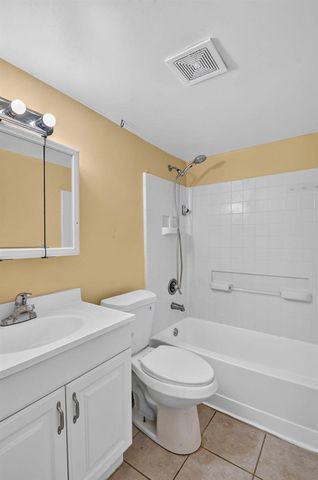 1505 Crescent Circle B24, Lake Park, FL 33403