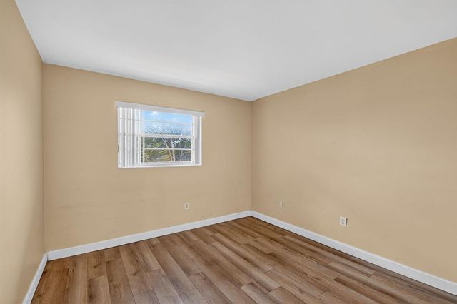 1505 Crescent Circle B24, Lake Park, FL 33403