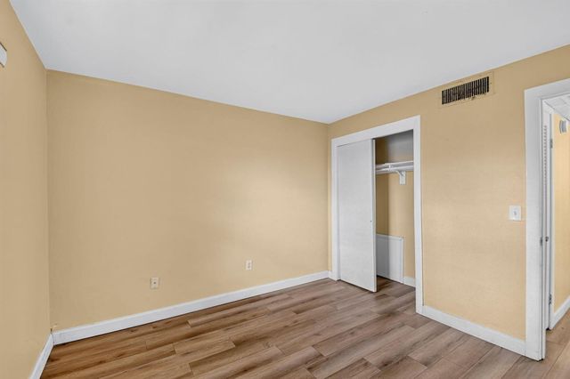 1505 Crescent Circle B24, Lake Park, FL 33403