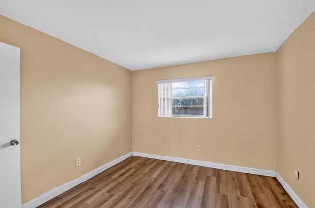 1505 Crescent Circle B24, Lake Park, FL 33403