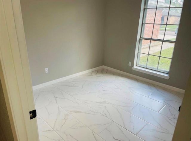 5030 Valley View Drive, La Porte, TX 77571