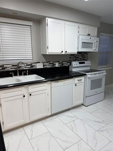 5030 Valley View Drive, La Porte, TX 77571