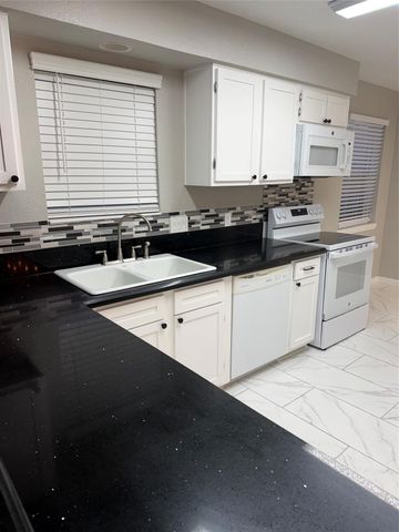 5030 Valley View Drive, La Porte, TX 77571