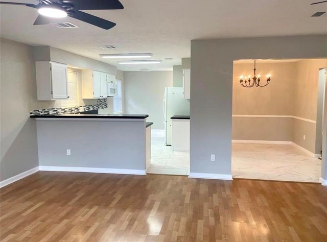 5030 Valley View Drive, La Porte, TX 77571