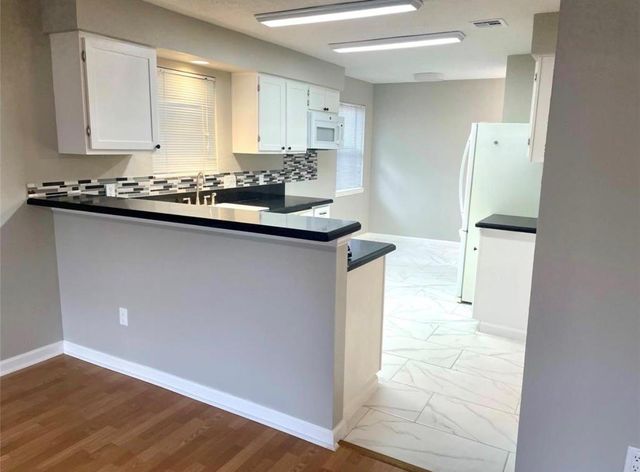 5030 Valley View Drive, La Porte, TX 77571