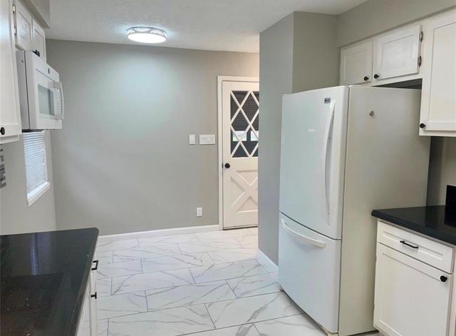 5030 Valley View Drive, La Porte, TX 77571