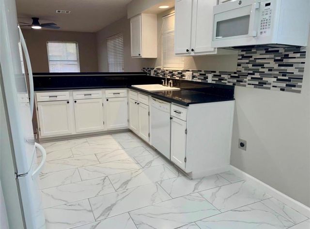 5030 Valley View Drive, La Porte, TX 77571