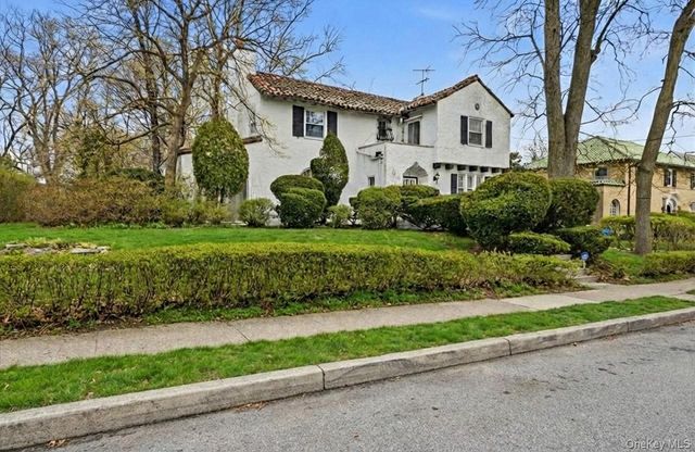 93 Stuyvesant Plaza, Mount Vernon, NY 10552