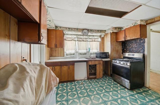 93 Stuyvesant Plaza, Mount Vernon, NY 10552