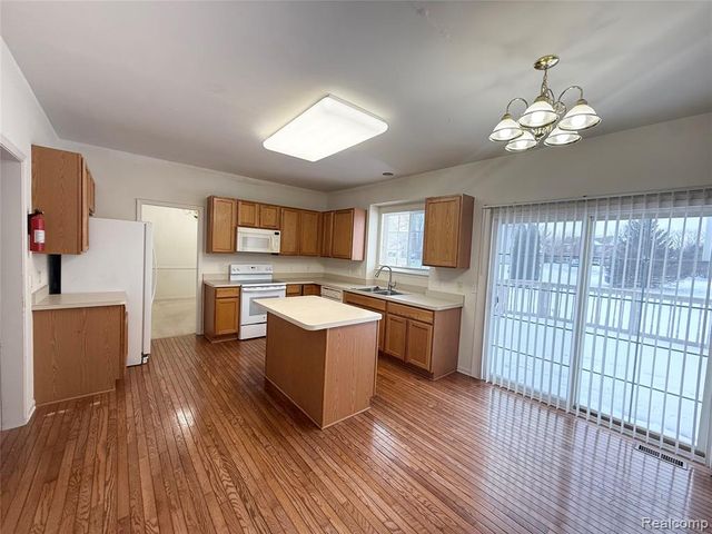 6122 Cherrywood Drive, Ypsilanti, MI 48197