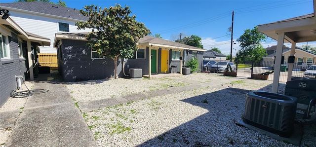 3339 Simmons Street 8, Houston, TX 77004